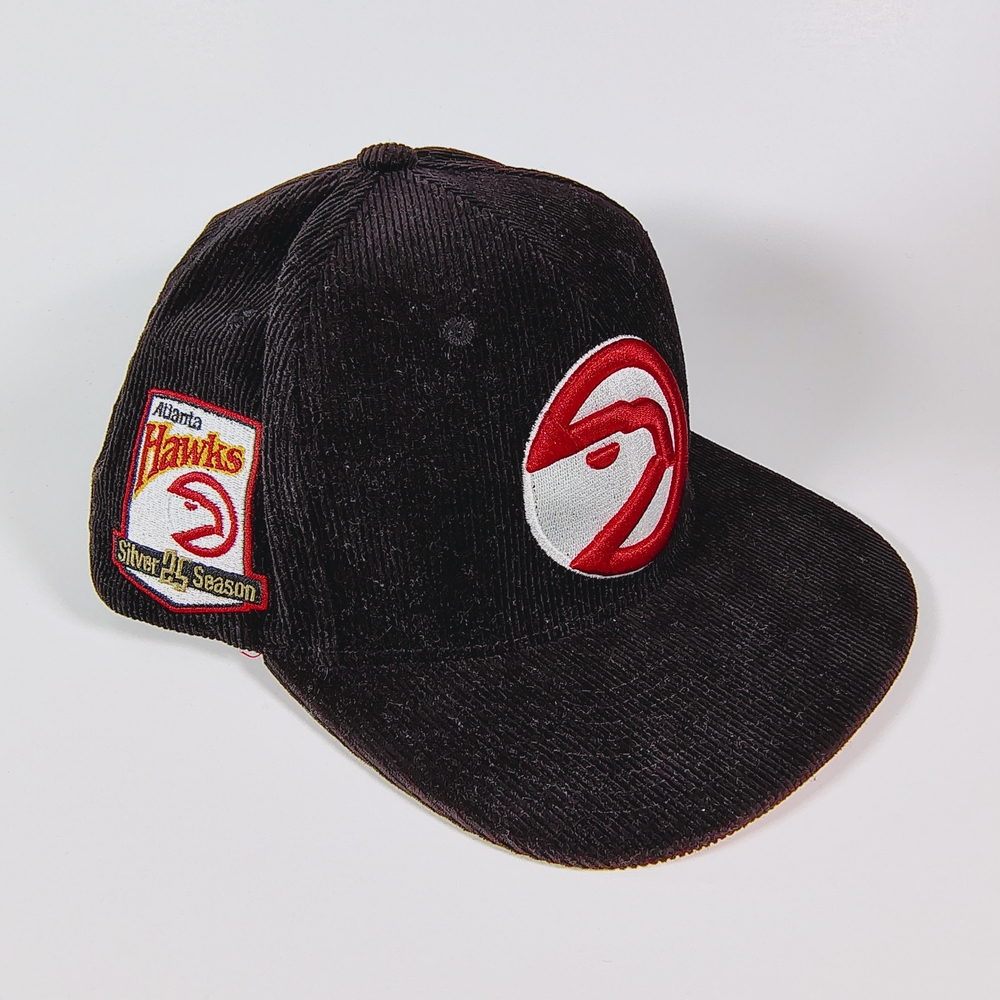 Atlanta Hawks Mitchell & Ness Black Cap with Logo